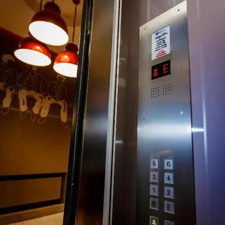 Beautiful 360 Serviced Apartment In Frankfurt 美因河畔法兰克福